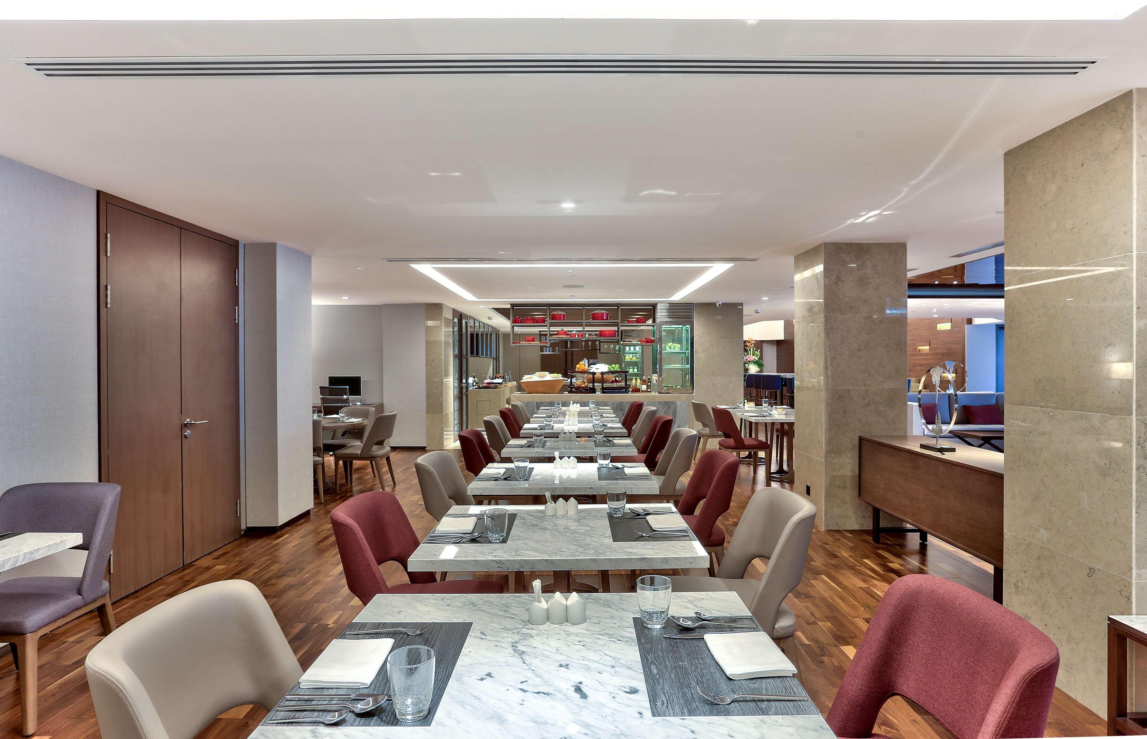 Hilton Kota Kinabalu Ξενοδοχείο Εξωτερικό φωτογραφία The lounge at Istanbul Ataturk Airport