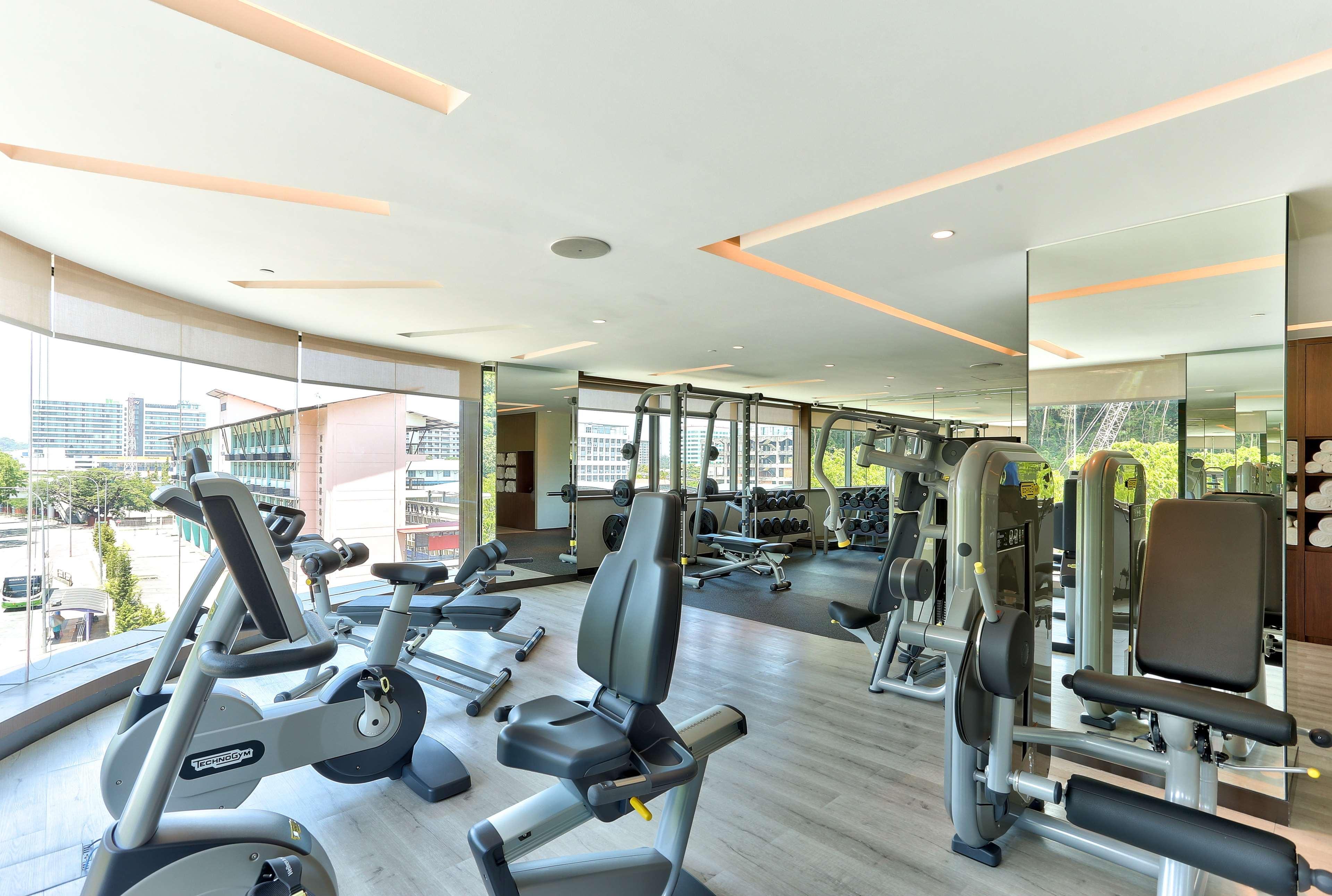 Hilton Kota Kinabalu Ξενοδοχείο Εξωτερικό φωτογραφία The gym at the hotel