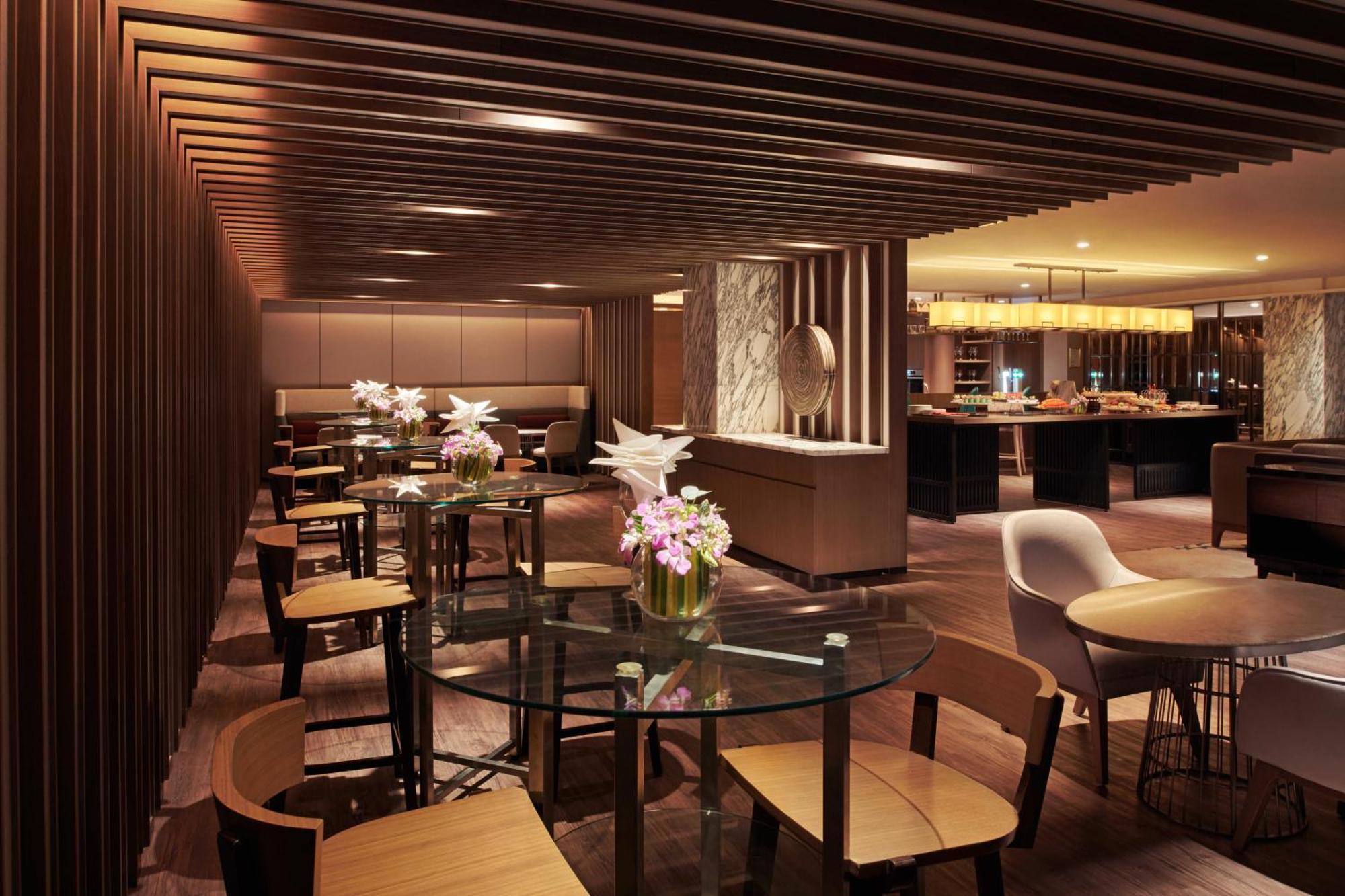 Hilton Kota Kinabalu Ξενοδοχείο Εξωτερικό φωτογραφία The Wing at Hong Kong International Airport