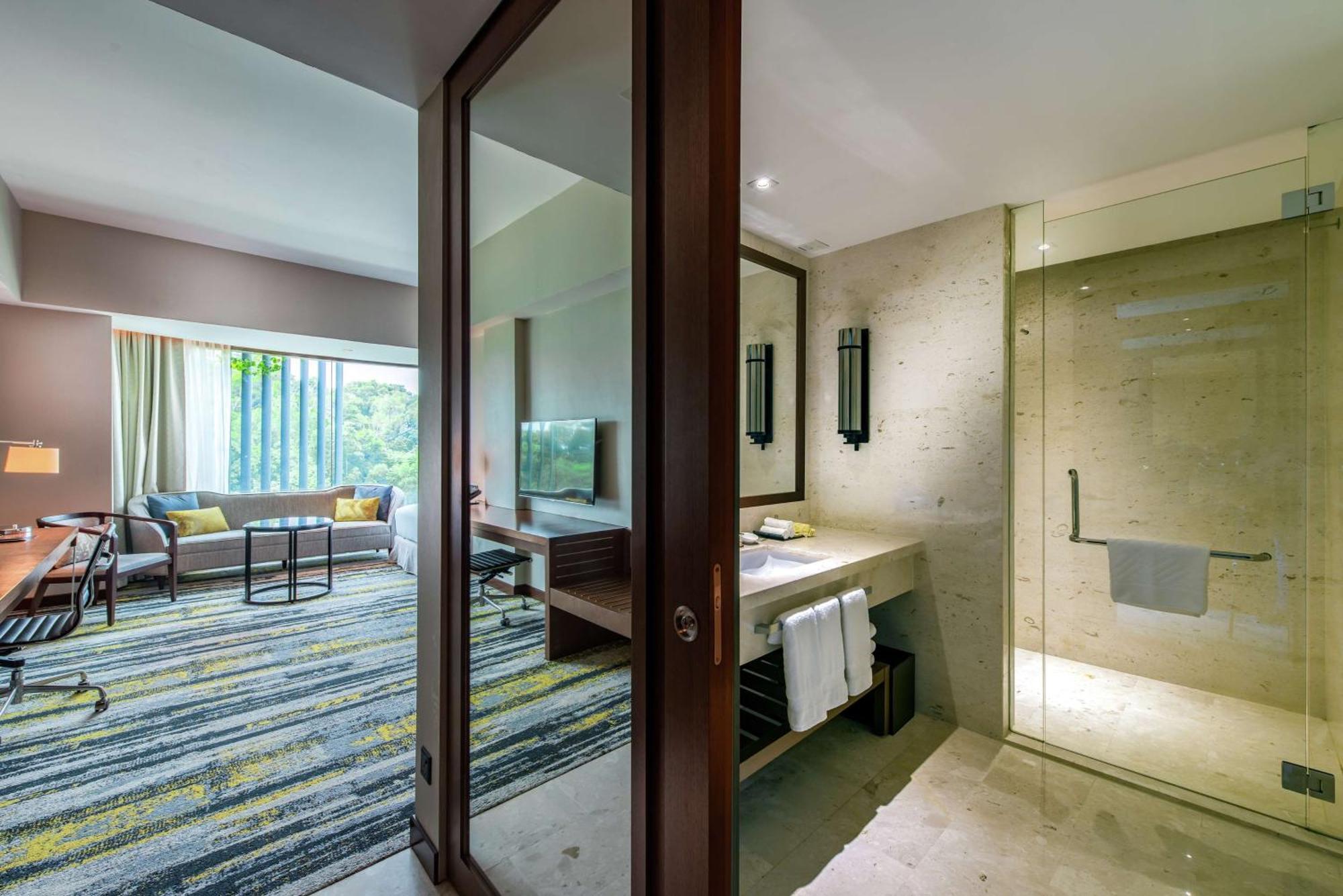 Hilton Kota Kinabalu Ξενοδοχείο Εξωτερικό φωτογραφία Deluxe Suite